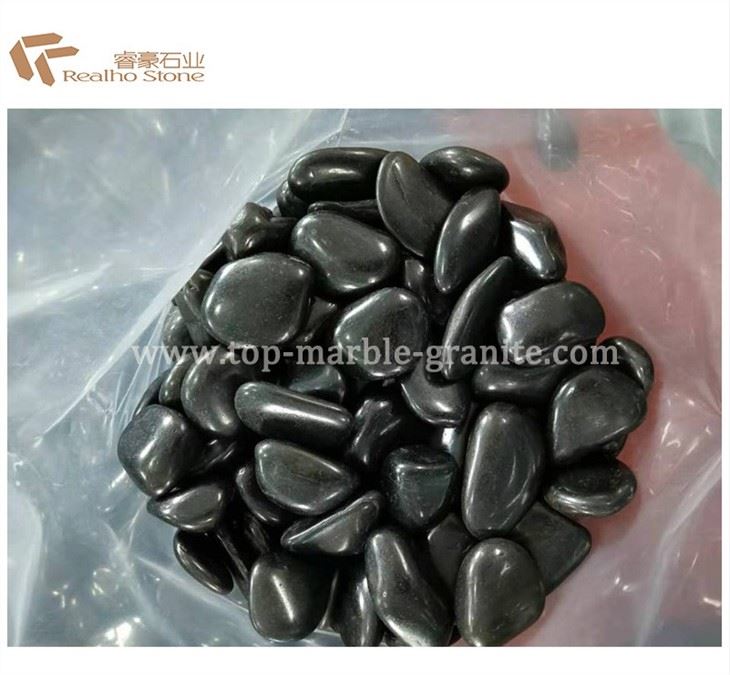 outdoor flooring pebbles stones