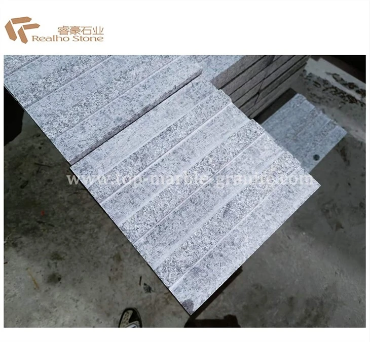 Tactile paving tile